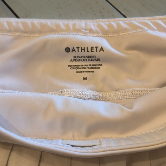 ATHLETA | Levitate/Elevate white tennis skort 
EUC Sz Medium - Picture 2 of 6